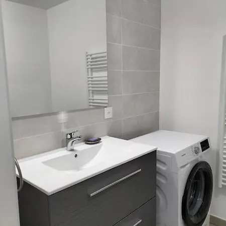 Les De Thau Apartment Sete